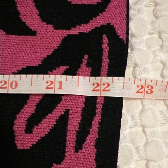 Christian Siriano Black and Deep Magenta Knit Sweater - Picture 13 of 13